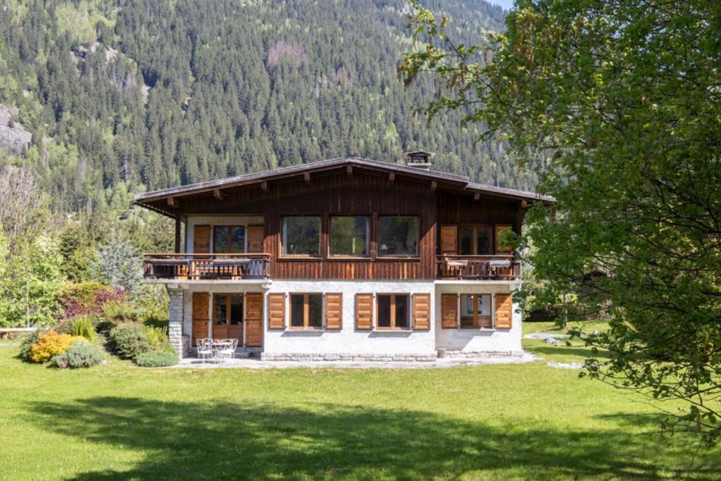 Chalet Aiguille Charm, a luxury catered chalet in Chamonix, France