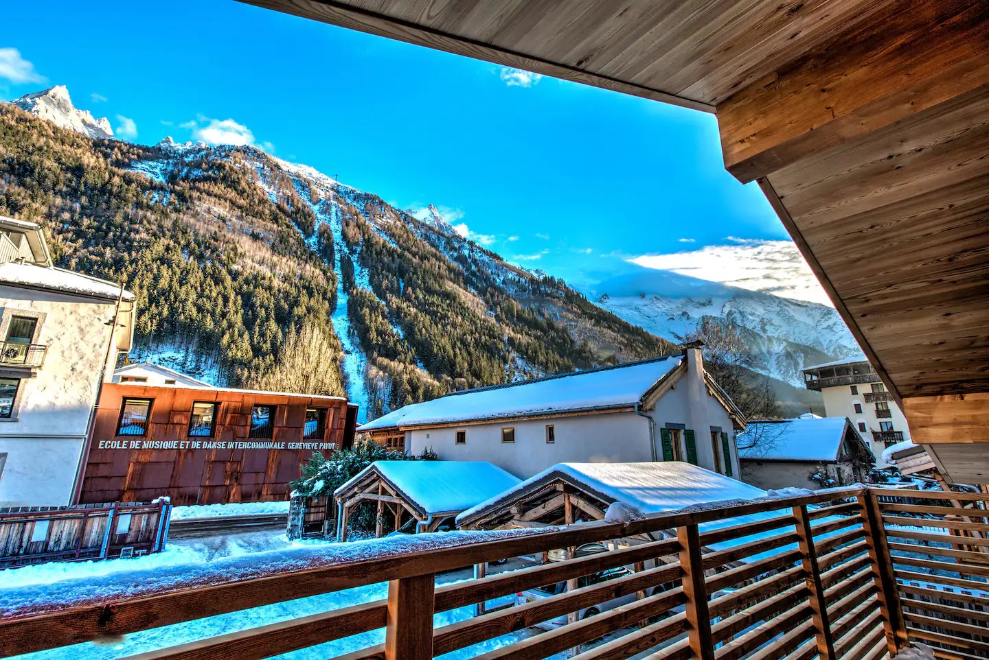 Chalet Glacier Panorama in Chamonix — image 7