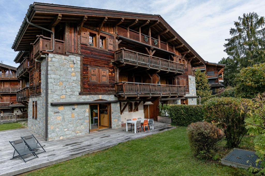 Chalet Belledonne Escape, a luxury catered chalet in Megeve, France